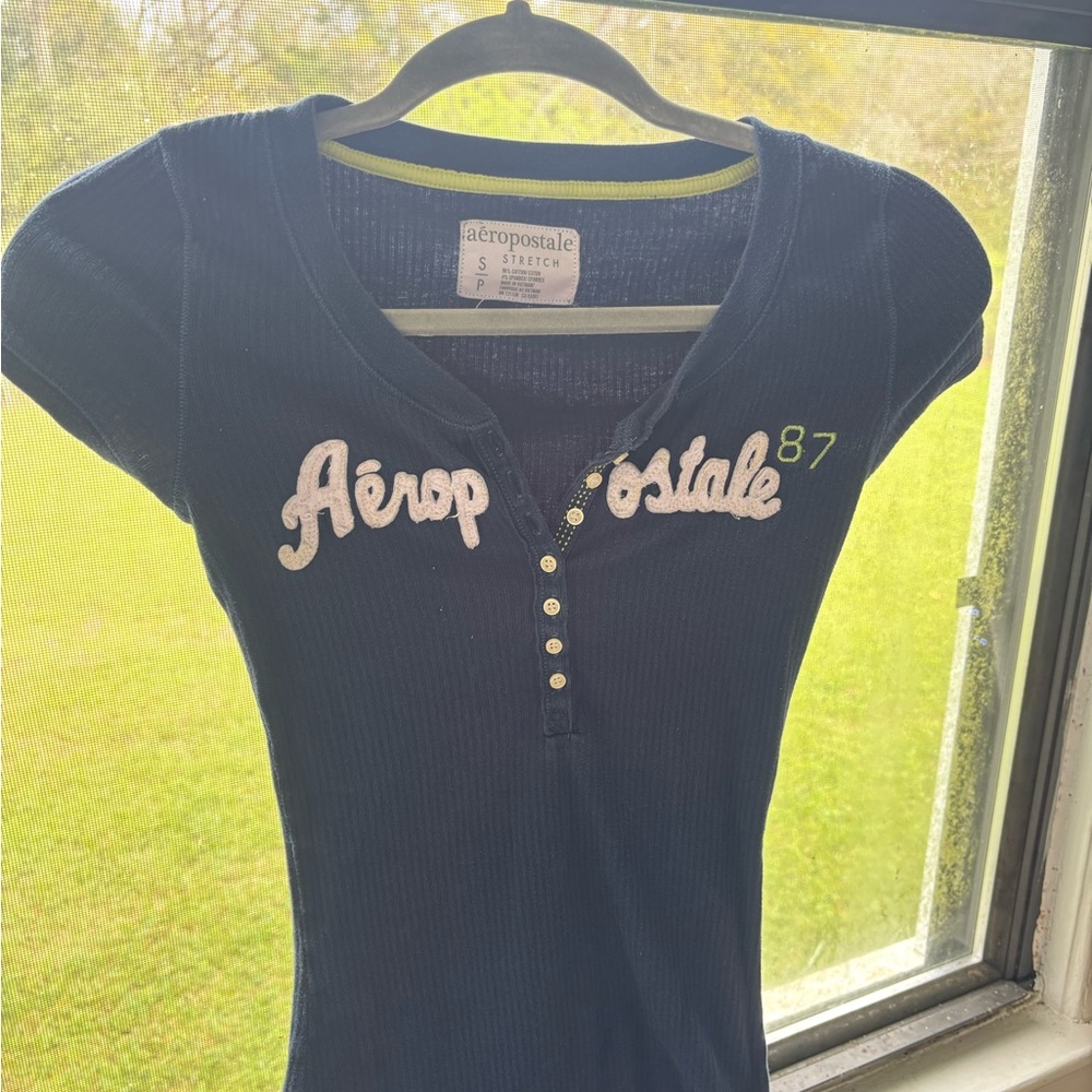 Aeropostale Navy Short Sleeve Ribbed Henley with White Script